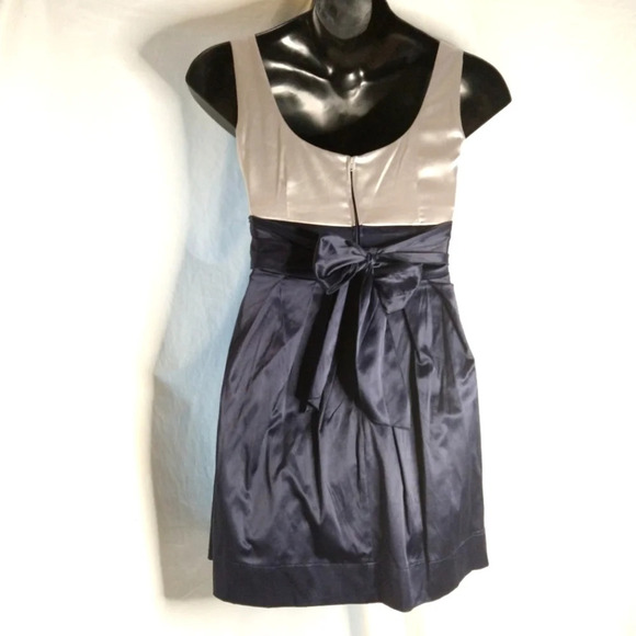 Pretty Silver and Midnight Blue Event Dress EUC ❤️ - Picture 8 of 13